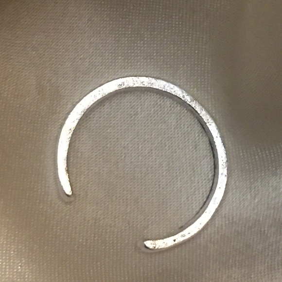 ❤️ 5 for $10 PRICE DROP
 Silver Band adjustable toe ring - Picture 3 of 3